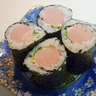 魚肉ソーセージとかいわれ大根の巻き寿司